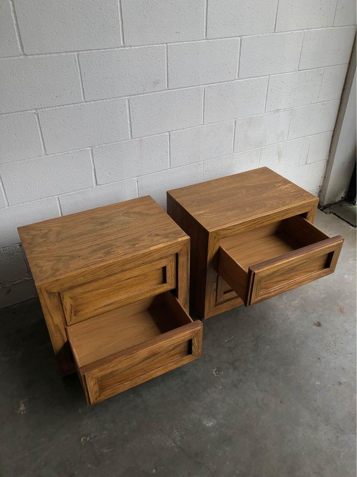 Pair of Thomasville Oak Nightstands - Mid Century style