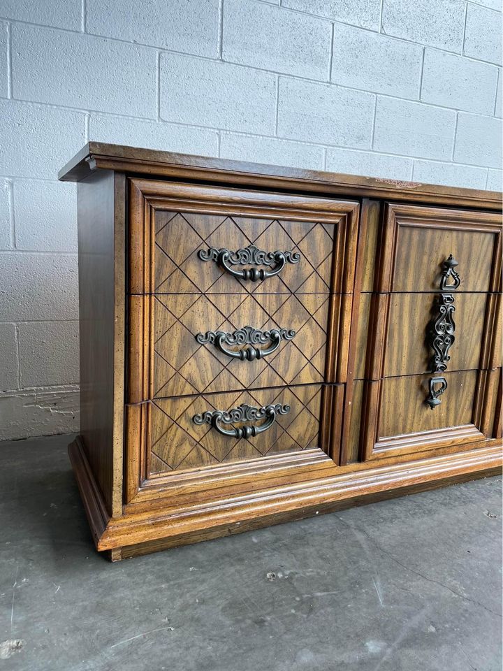 Vintage 9 Drawer Dresser